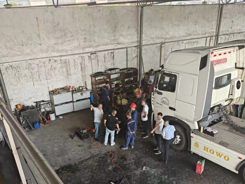 GT260系列防爆爬行机器人助力罐车内部检测